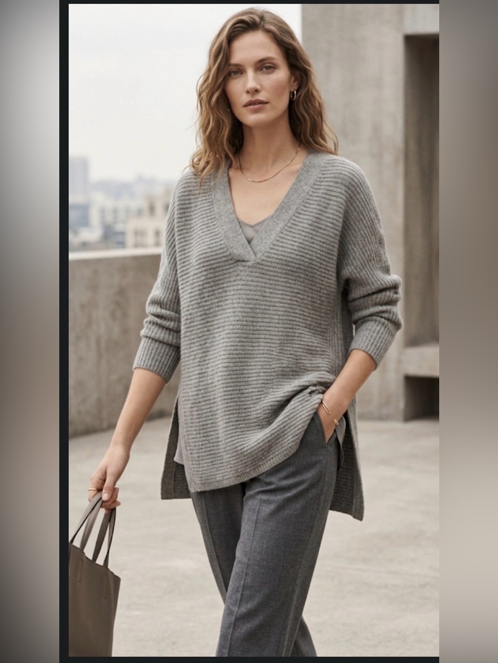 Vince,Traveling Rib V Neck Sweater in
Heather Steel. Cashmere blend.
